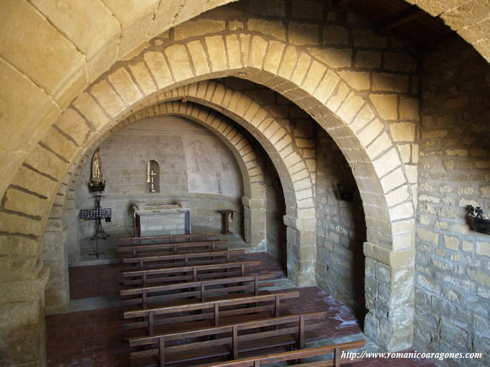 INTERIOR DEL TEMPLO HACIA LA CABECERA